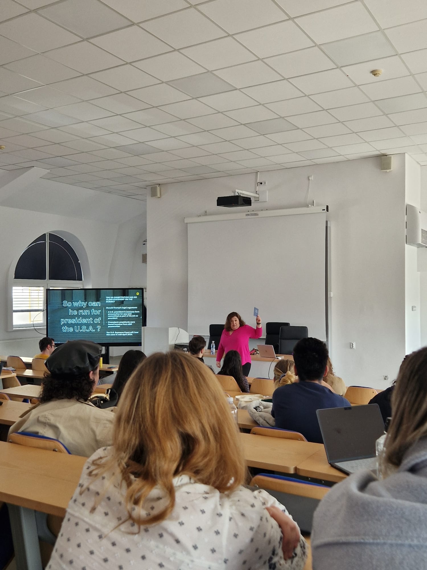 BECA Professor Camacho Lecturing at Universitatea Babeș-Bolyai's College of Political, Administrative and Communication Sciences